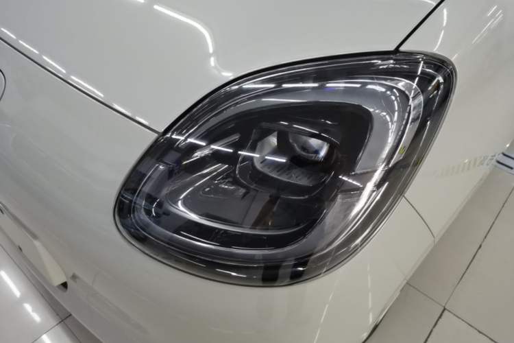 Used Wuling Hongguang MINIEV 2025 Four-Door Version Advanced Edition Left Front Headlight
