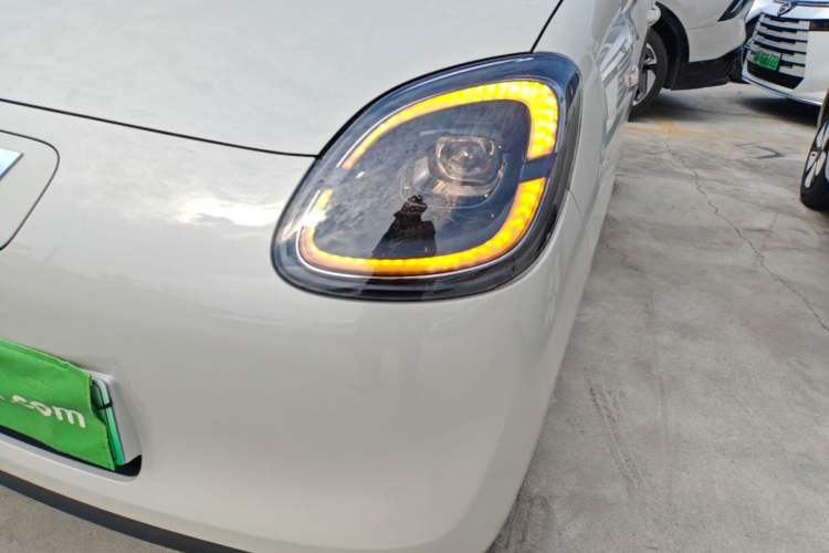 Used Wuling Hongguang MINIEV 2025 Four-Door Version Advanced Edition Left Front Headlight