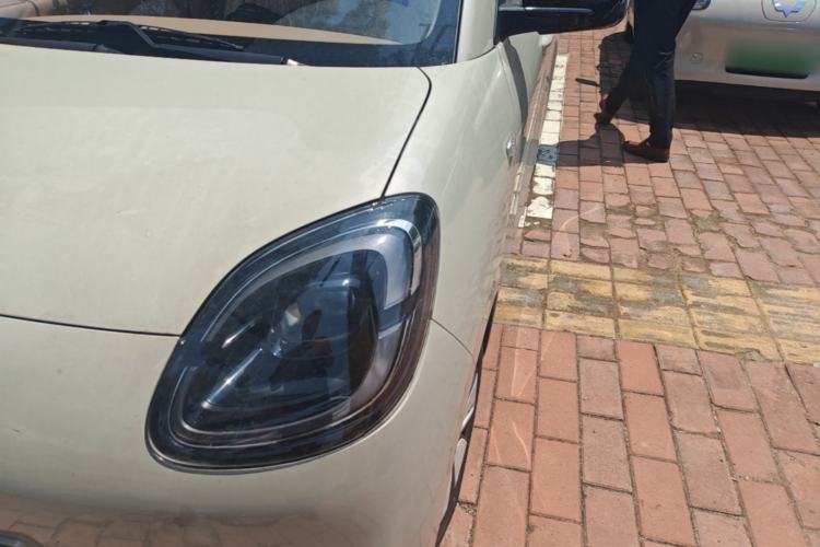Used Wuling Hongguang MINIEV 2025 Four-Door Version Advanced Edition Left Front Headlight