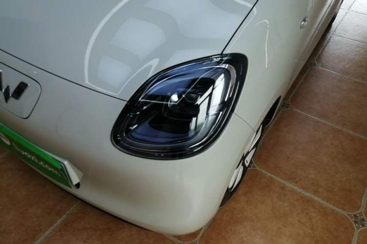 Used Wuling Hongguang MINIEV 2025 Four-Door Version Advanced Edition Left Front Headlight