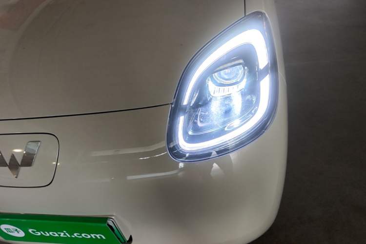 Used Wuling Hongguang MINIEV 2025 Four-Door Version Advanced Edition Left Front Headlight