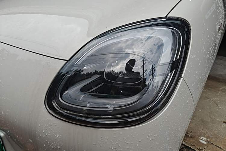 Used Wuling Hongguang MINIEV 2025 Four-Door Version Advanced Edition Left Front Headlight