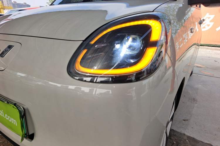 Used Wuling Hongguang MINIEV 2025 Four-Door Version Advanced Edition Left Front Headlight