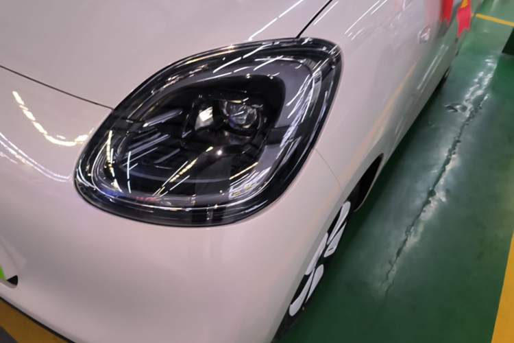 Used Wuling Hongguang MINIEV 2025 Four-Door Version Advanced Edition Left Front Headlight