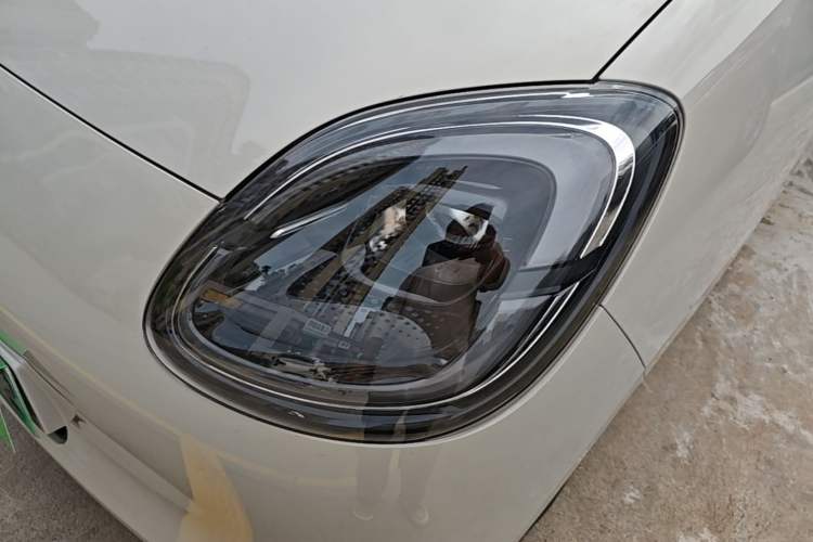 Used Wuling Hongguang MINIEV 2025 Four-Door Version Advanced Edition Left Front Headlight
