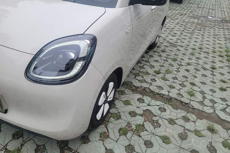 Used Wuling Hongguang MINIEV 2025 Four-Door Version Advanced Edition Left Front Headlight