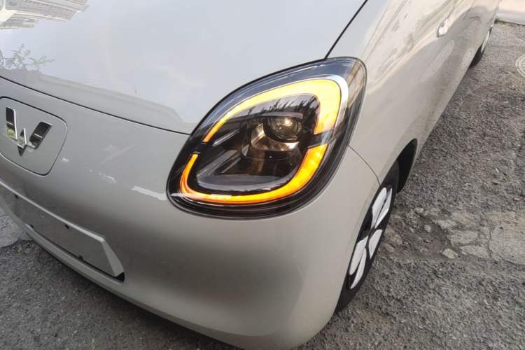 Used Wuling Hongguang MINIEV 2025 Four-Door Version Advanced Edition Left Front Headlight