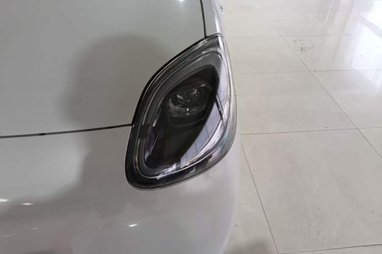 Used Wuling Hongguang MINIEV 2025 Four-Door Version Advanced Edition Left Front Headlight