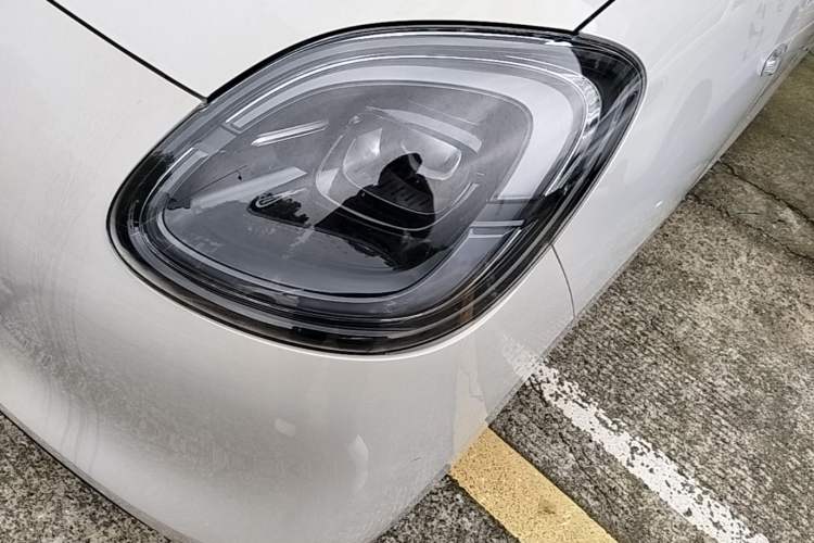 Used Wuling Hongguang MINIEV 2025 Four-Door Version Premium Edition Left Front Headlight