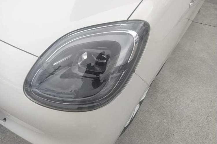 Used Wuling Hongguang MINIEV 2025 Four-Door Version Advanced Edition Left Front Headlight