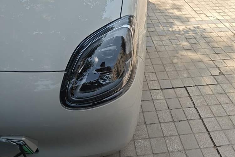 Used Wuling Hongguang MINIEV 2025 Four-Door Version Advanced Edition Left Front Headlight