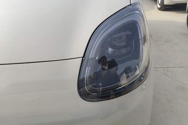 Used Wuling Hongguang MINIEV 2025 Four-Door Version Advanced Edition Left Front Headlight