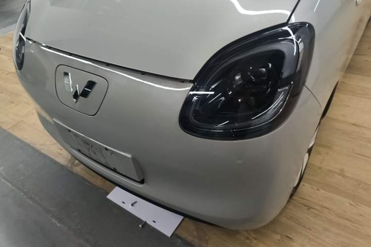 Used Wuling Hongguang MINIEV 2025 Four-Door Version Premium Edition Left Front Headlight