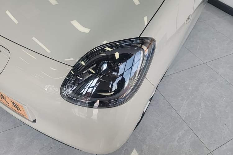 Used Wuling Hongguang MINIEV 2025 Four-Door Version Advanced Edition Left Front Headlight