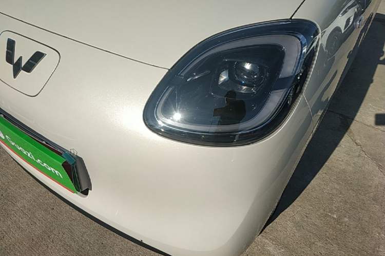 Used Wuling Hongguang MINIEV 2025 Four-Door Version Advanced Edition Left Front Headlight