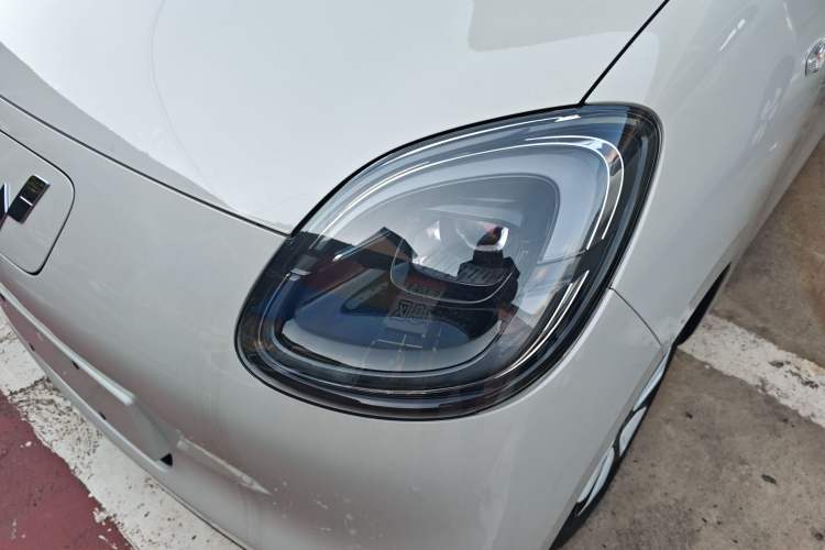 Used Wuling Hongguang MINIEV 2025 Four-Door Version Advanced Edition Left Front Headlight