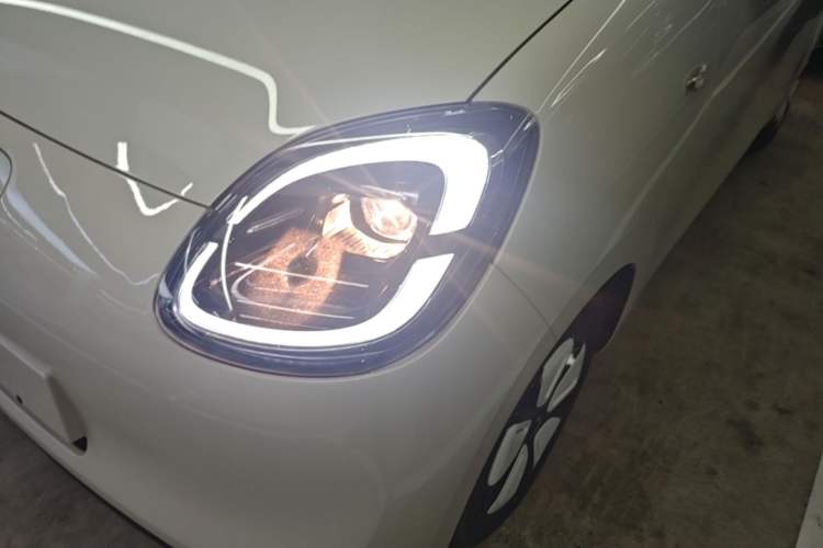 Used Wuling Hongguang MINIEV 2025 Four-Door Version Advanced Edition Left Front Headlight