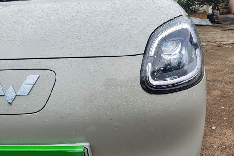 Used Wuling Hongguang MINIEV 2025 Four-Door Version Advanced Edition Left Front Headlight