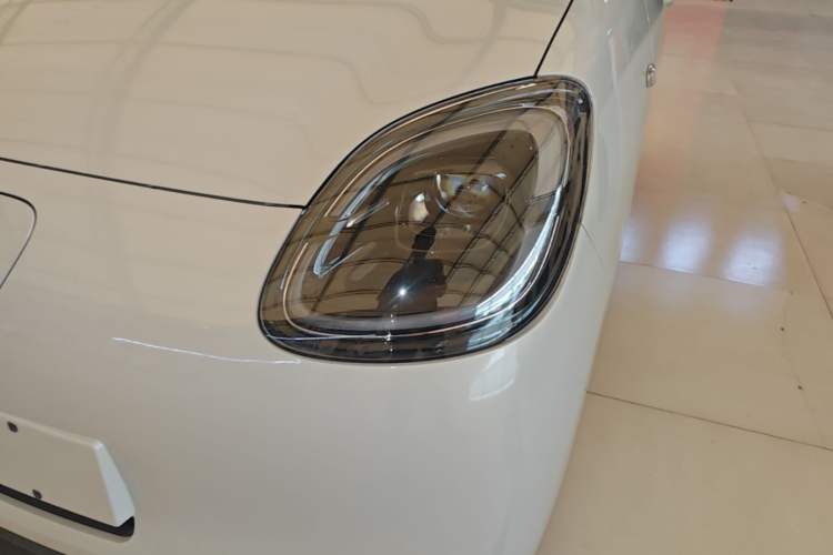 Used Wuling Hongguang MINIEV 2025 Four-Door Version Advanced Edition Left Front Headlight