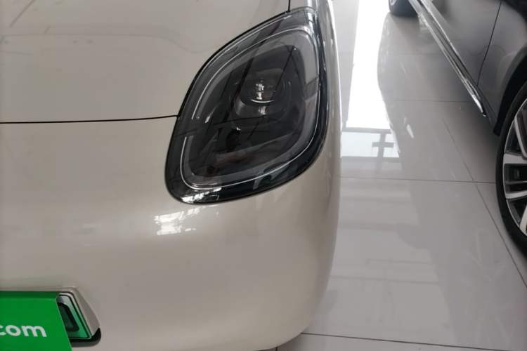 Used Wuling Hongguang MINIEV 2025 Four-Door Version Advanced Edition Left Front Headlight
