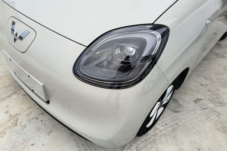 Used Wuling Hongguang MINIEV 2025 Four-Door Version Advanced Edition Left Front Headlight