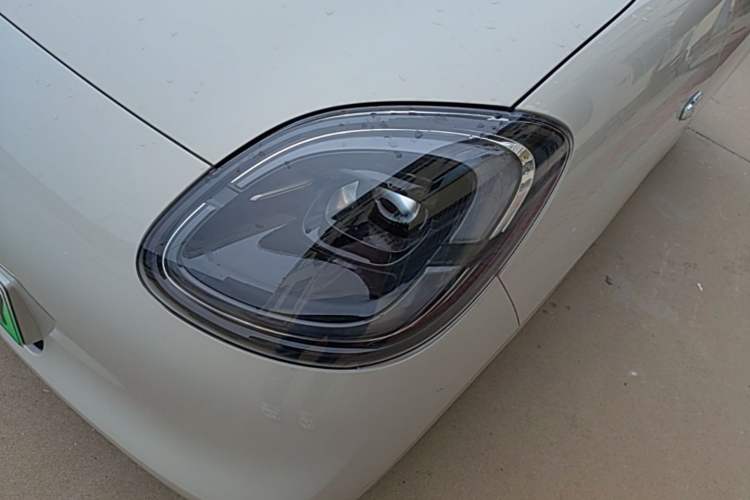 Used Wuling Hongguang MINIEV 2025 Four-Door Version Advanced Edition Left Front Headlight