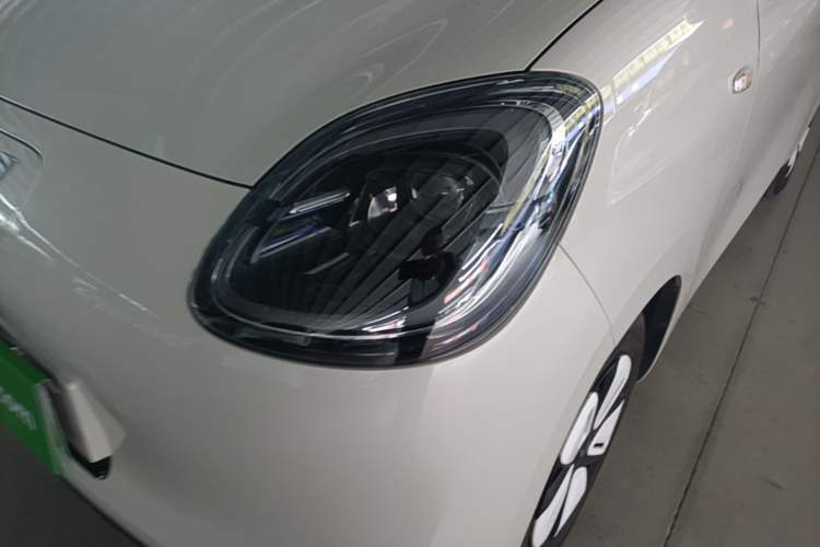 Used Wuling Hongguang MINIEV 2025 Four-Door Version Advanced Edition Left Front Headlight