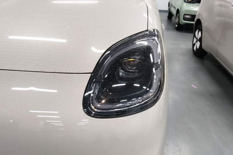 Used Wuling Hongguang MINIEV 2025 Four-Door Version Advanced Edition Left Front Headlight