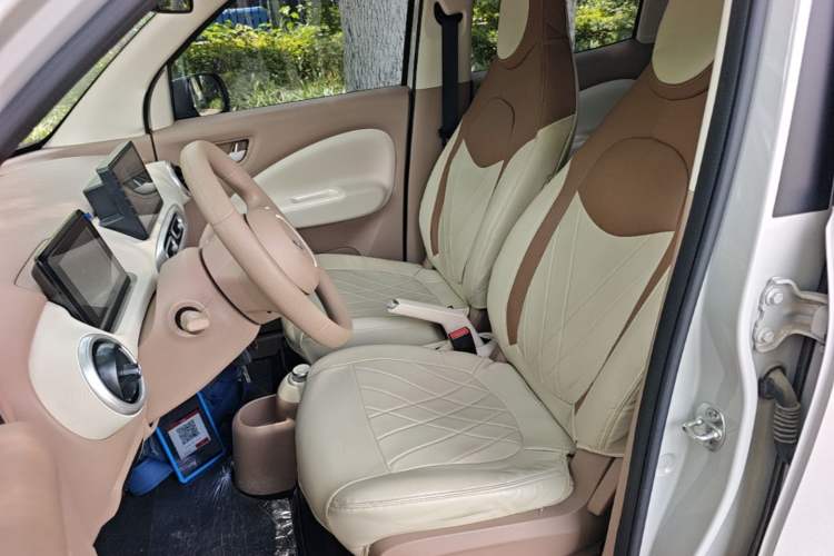 Used Wuling Hongguang MINIEV 2025 Four-Door Version Advanced Edition Left Front Seat
