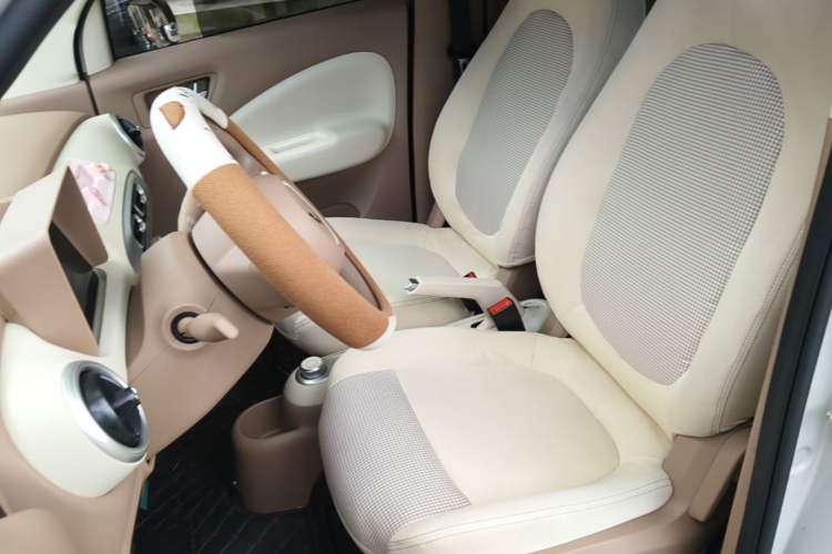 Used Wuling Hongguang MINIEV 2025 Four-Door Version Advanced Edition Left Front Seat