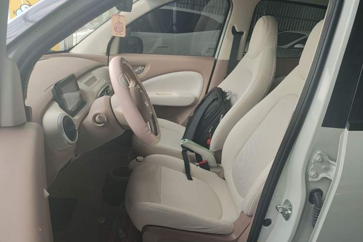 Used Wuling Hongguang MINIEV 2025 Four-Door Version Advanced Edition Left Front Seat