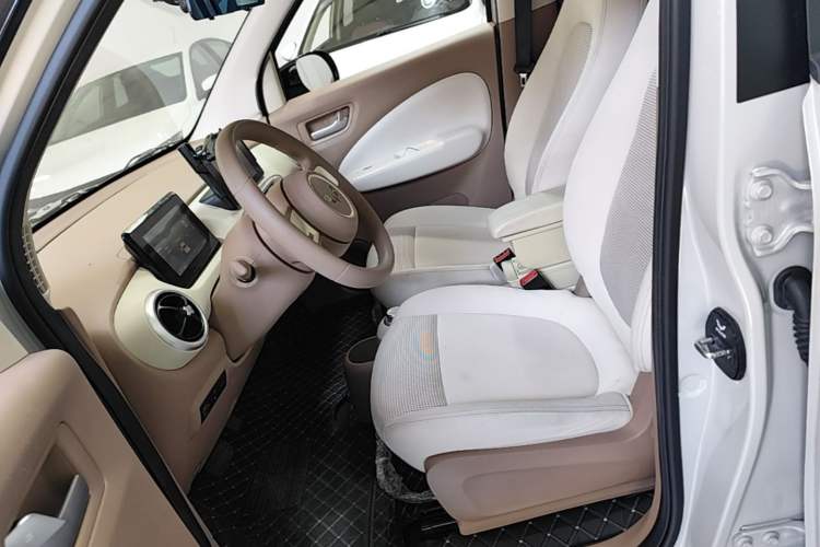 Used Wuling Hongguang MINIEV 2025 Four-Door Version Premium Edition Left Front Seat