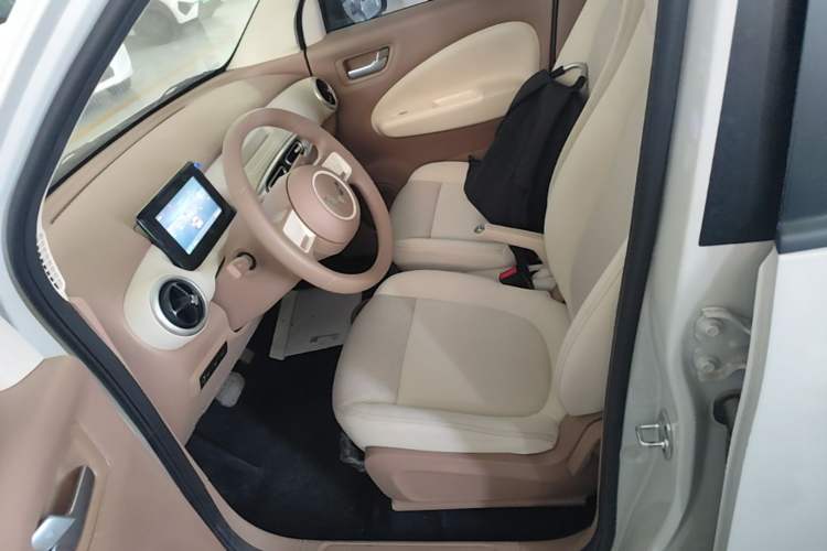 Used Wuling Hongguang MINIEV 2025 Four-Door Version Advanced Edition Left Front Seat