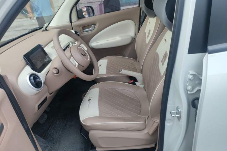 Used Wuling Hongguang MINIEV 2025 Four-Door Version Advanced Edition Left Front Seat