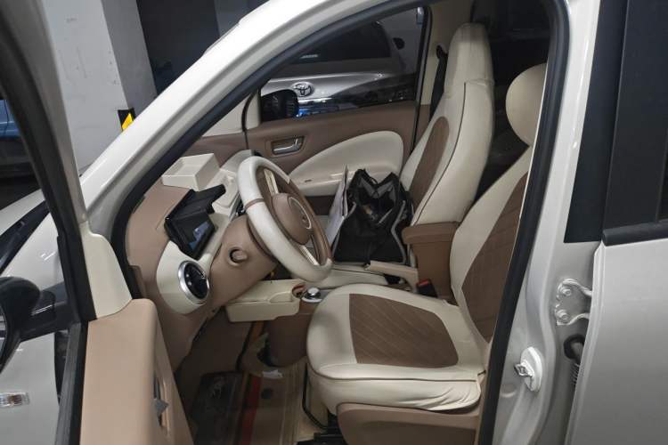 Used Wuling Hongguang MINIEV 2025 Four-Door Version Advanced Edition Left Front Seat