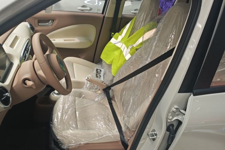 Used Wuling Hongguang MINIEV 2025 Four-Door Version Premium Edition Left Front Seat