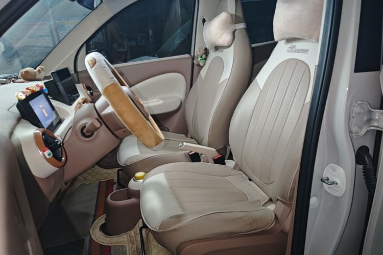 Used Wuling Hongguang MINIEV 2025 Four-Door Version Advanced Edition Left Front Seat