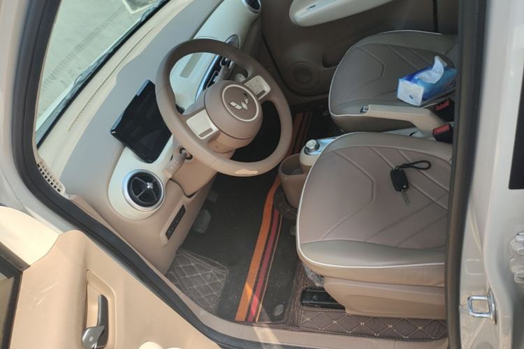 Used Wuling Hongguang MINIEV 2025 Four-Door Version Advanced Edition Left Front Seat