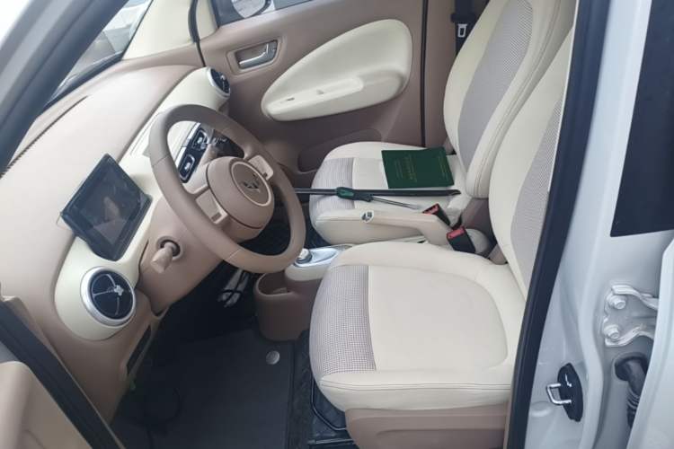 Used Wuling Hongguang MINIEV 2025 Four-Door Version Advanced Edition Left Front Seat