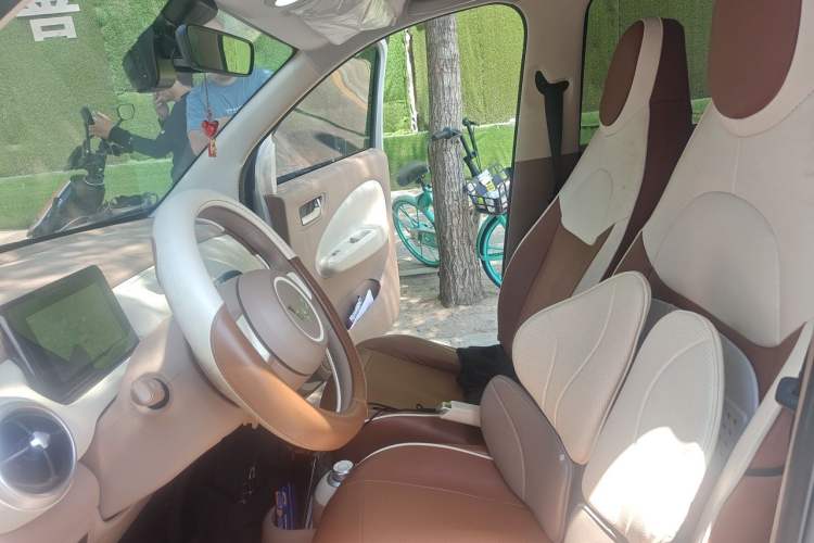 Used Wuling Hongguang MINIEV 2025 Four-Door Version Advanced Edition Left Front Seat