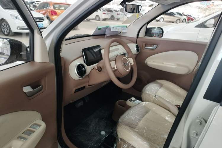 Used Wuling Hongguang MINIEV 2025 Four-Door Version Advanced Edition Left Front Seat