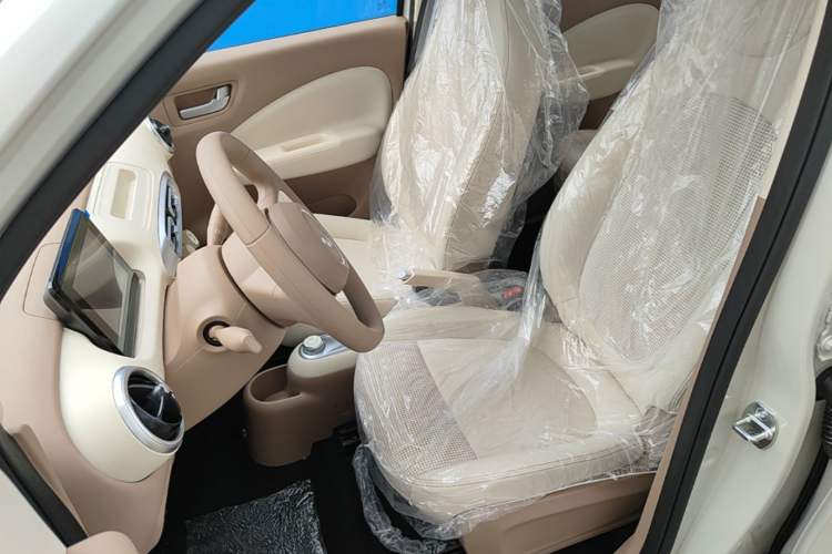 Used Wuling Hongguang MINIEV 2025 Four-Door Version Advanced Edition Left Front Seat