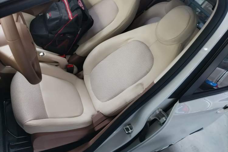 Used Wuling Hongguang MINIEV 2025 Four-Door Version Advanced Edition Left Front Seat