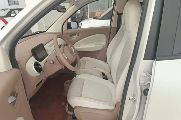 Used Wuling Hongguang MINIEV 2025 Four-Door Version Advanced Edition Left Front Seat