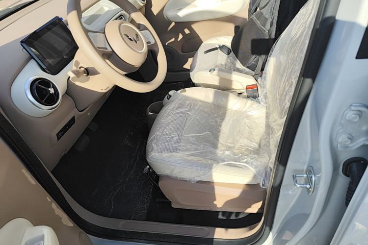 Used Wuling Hongguang MINIEV 2025 Four-Door Version Advanced Edition Left Front Seat