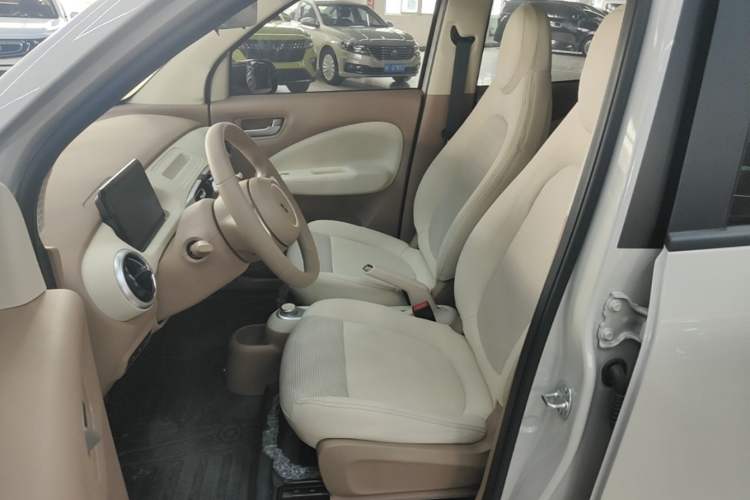 Used Wuling Hongguang MINIEV 2025 Four-Door Version Advanced Edition Left Front Seat