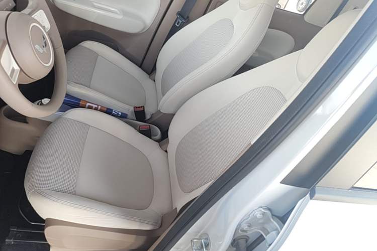 Used Wuling Hongguang MINIEV 2025 Four-Door Version Premium Edition Left Front Seat