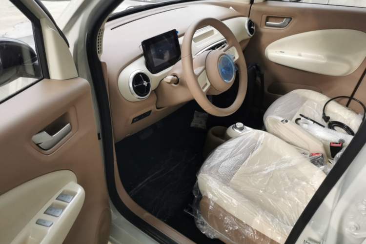 Used Wuling Hongguang MINIEV 2025 Four-Door Version Advanced Edition Left Front Seat