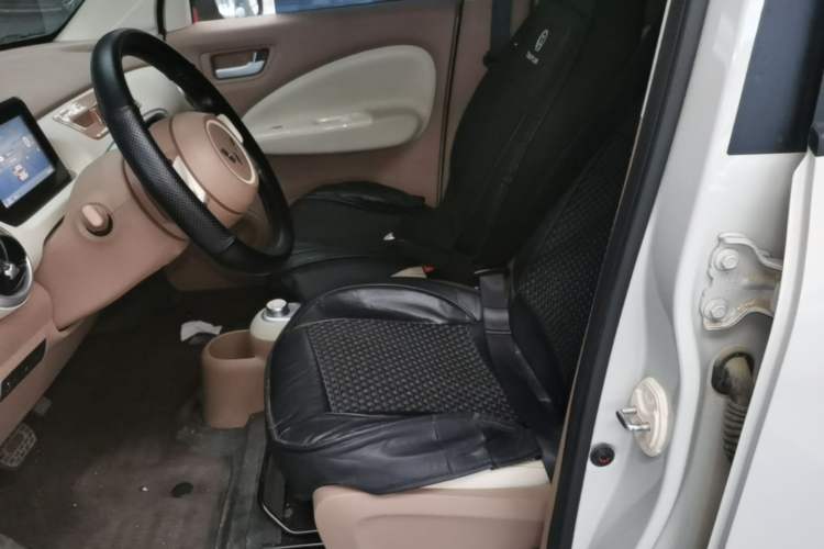 Used Wuling Hongguang MINIEV 2025 Four-Door Version Advanced Edition Left Front Seat