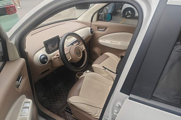 Used Wuling Hongguang MINIEV 2025 Four-Door Version Advanced Edition Left Front Seat